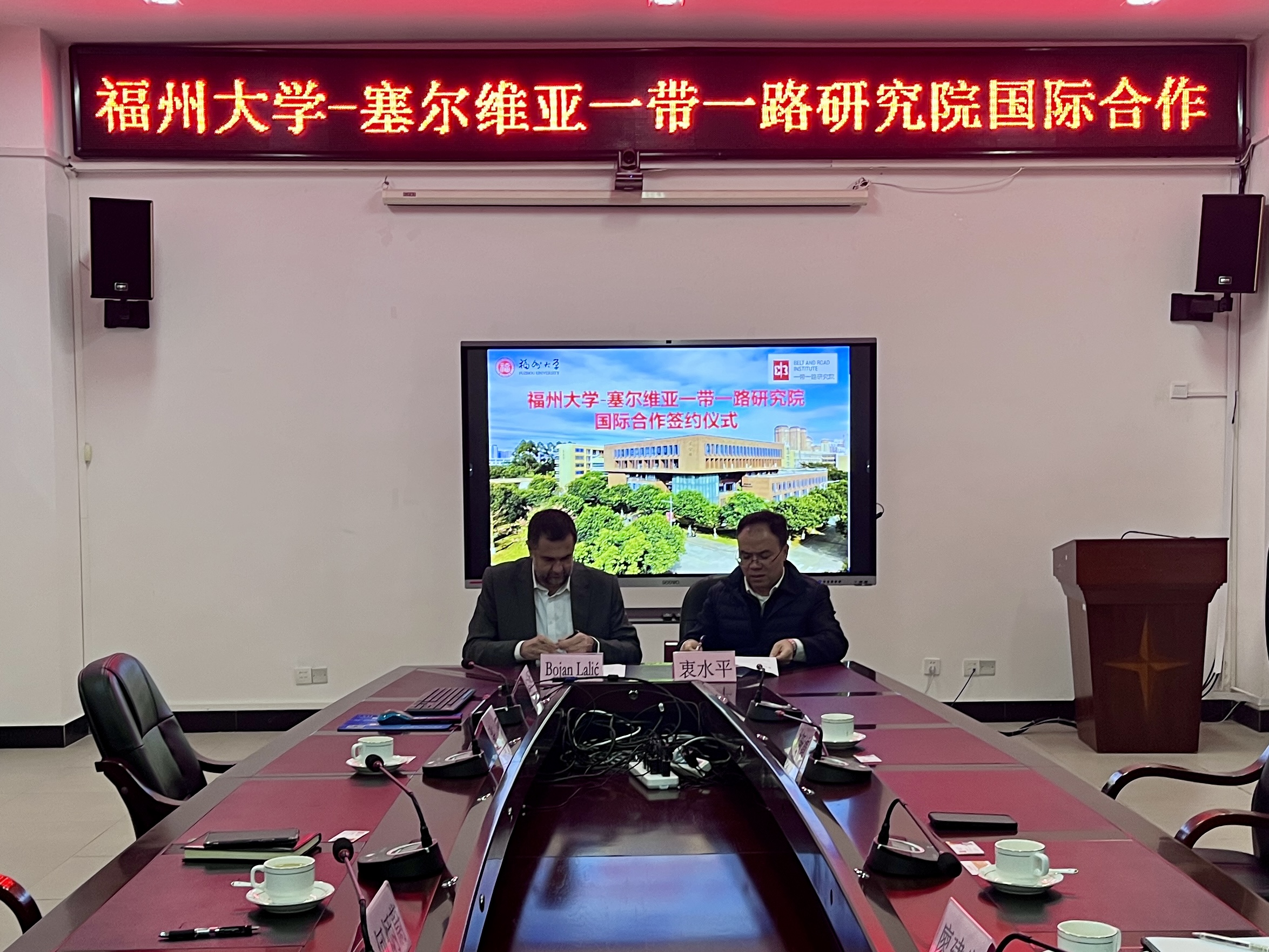 927bc87e69d2ad333471498b34c31b70_